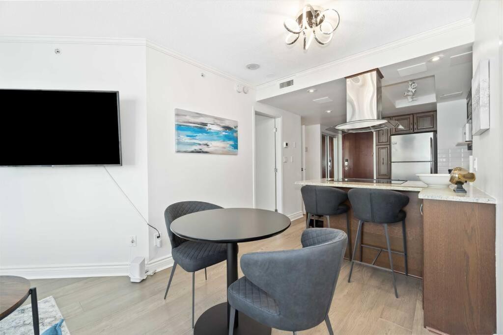 2Br Condo With Breathtaking View In Downtown! Free Parking - 6 Sleep バンクーバー エクステリア 写真