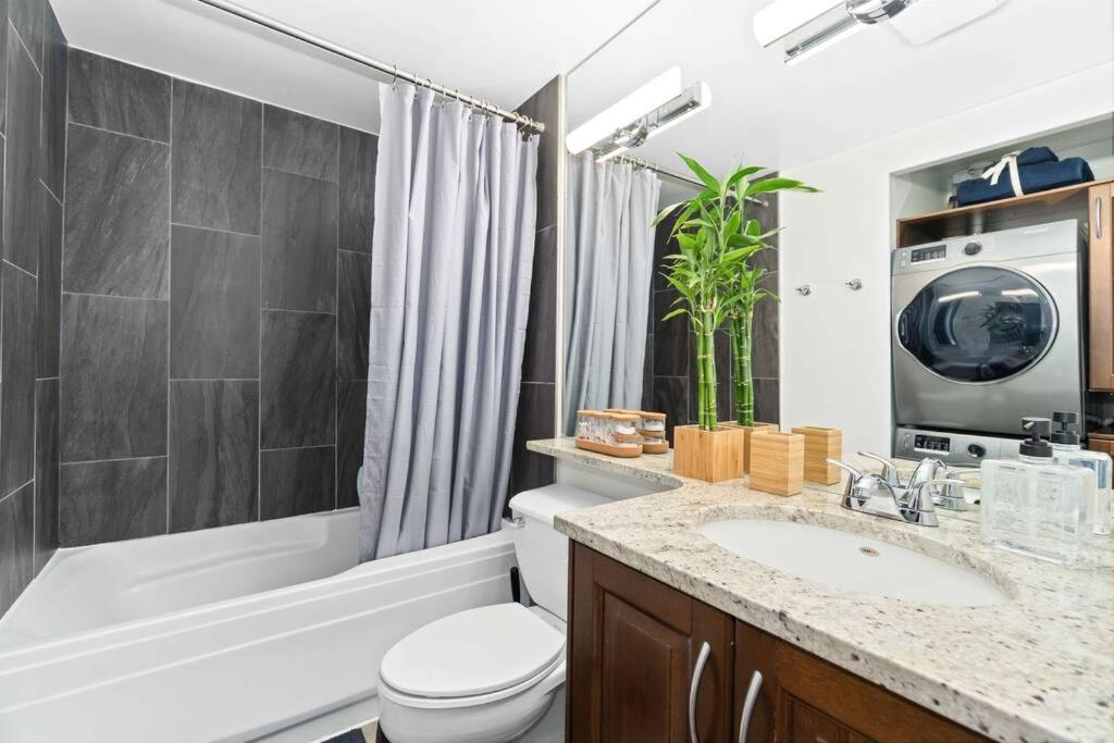 2Br Condo With Breathtaking View In Downtown! Free Parking - 6 Sleep バンクーバー エクステリア 写真